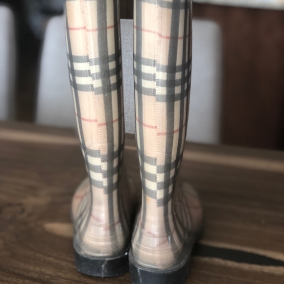 Burberry rain boots size 8 - Picture 5 of 8